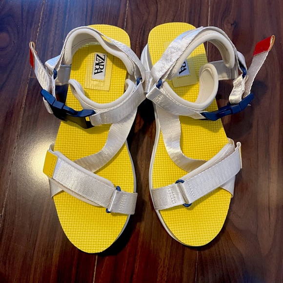 Zara Platform Sandals - Picture 1 of 4